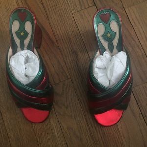 Gucci slippers